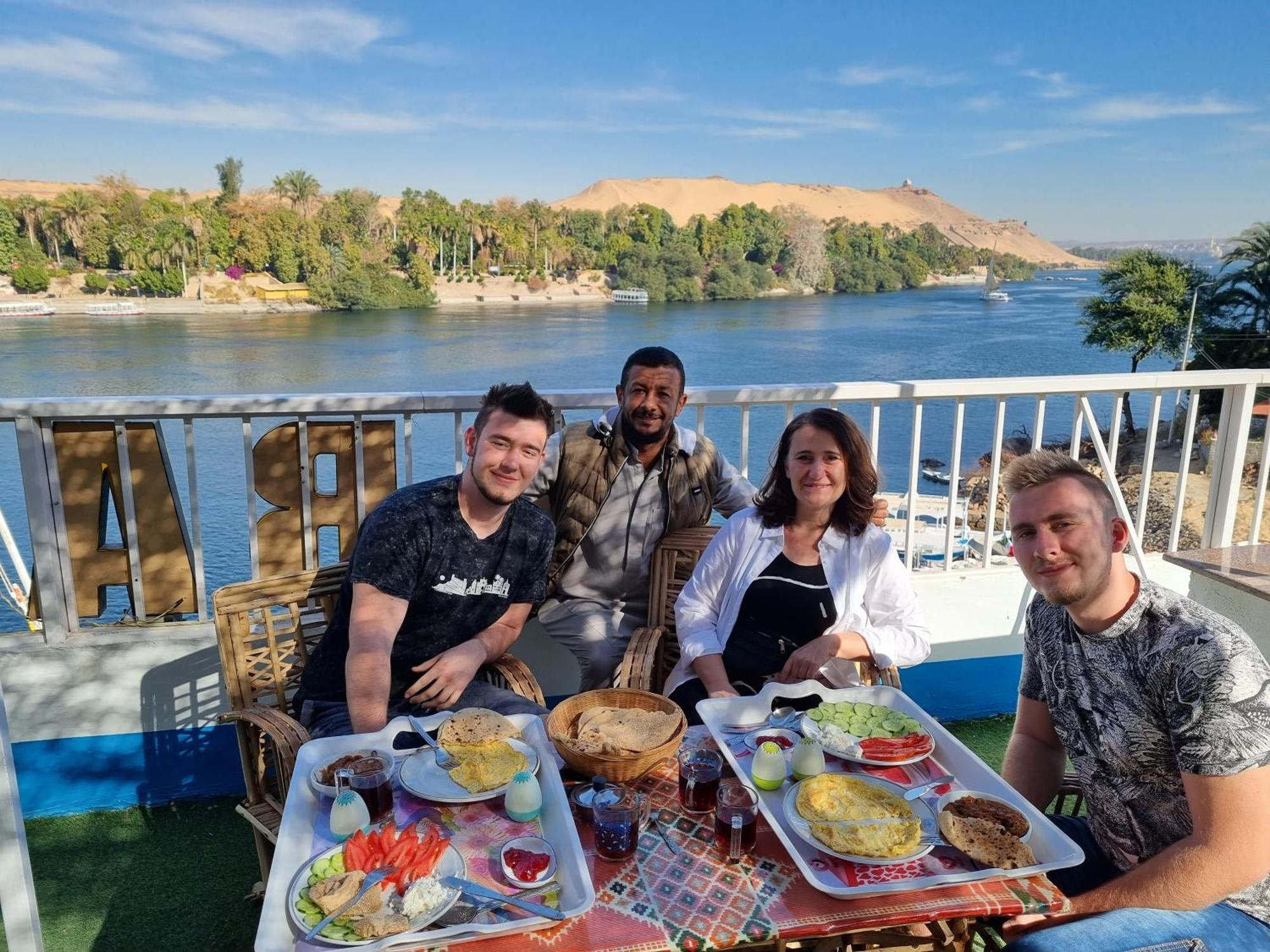 Abazido Nubian Guest House Aswan Exteriör bild